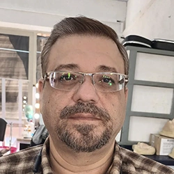 علی خازنی